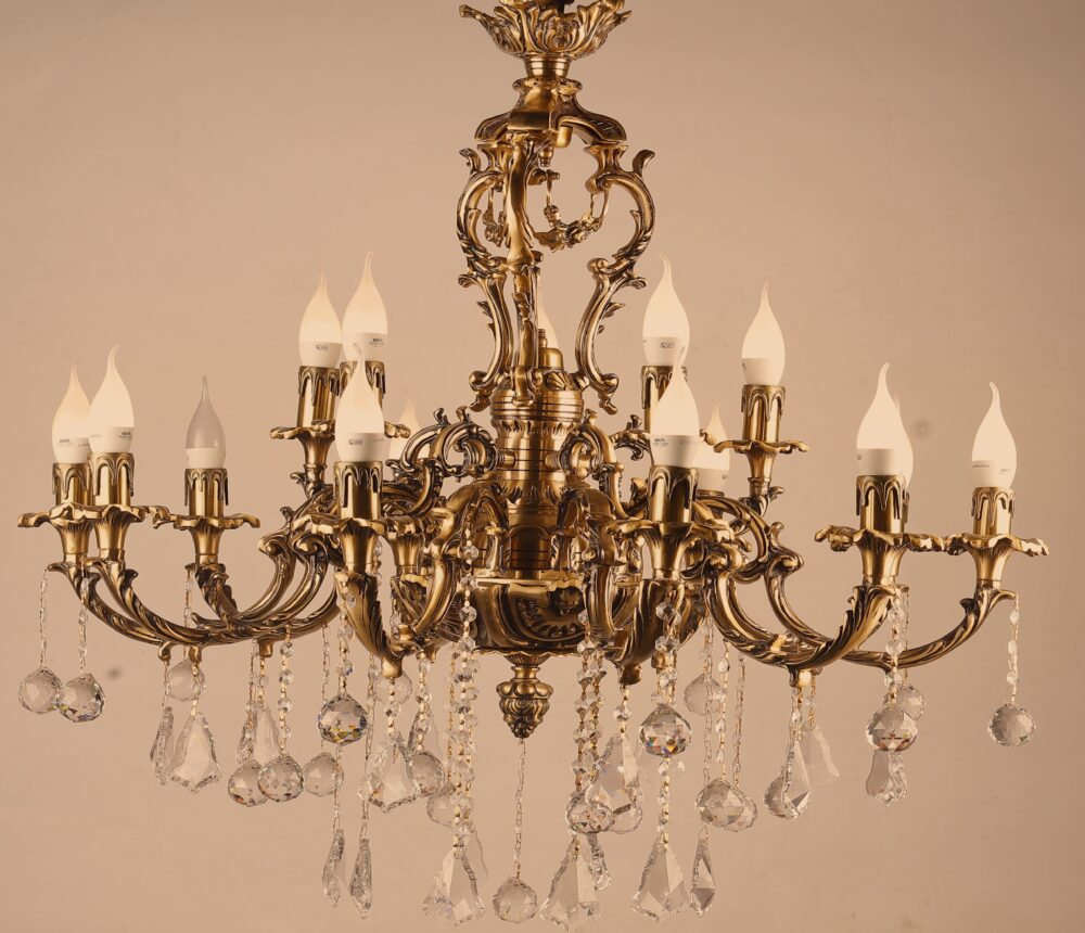 كريستال عصفور