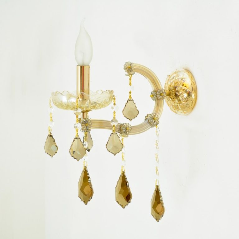 كريستال عصفور