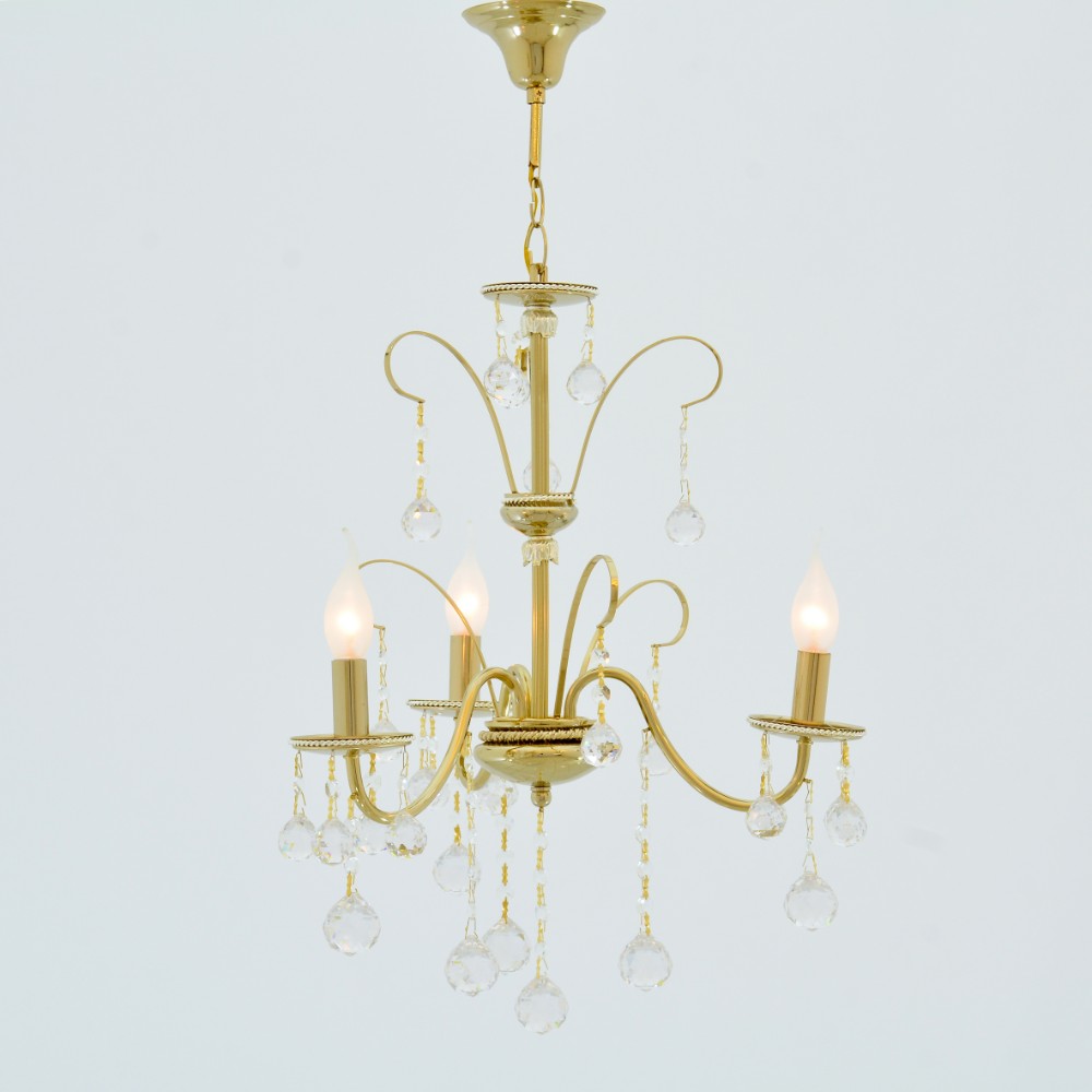 كريستال عصفور